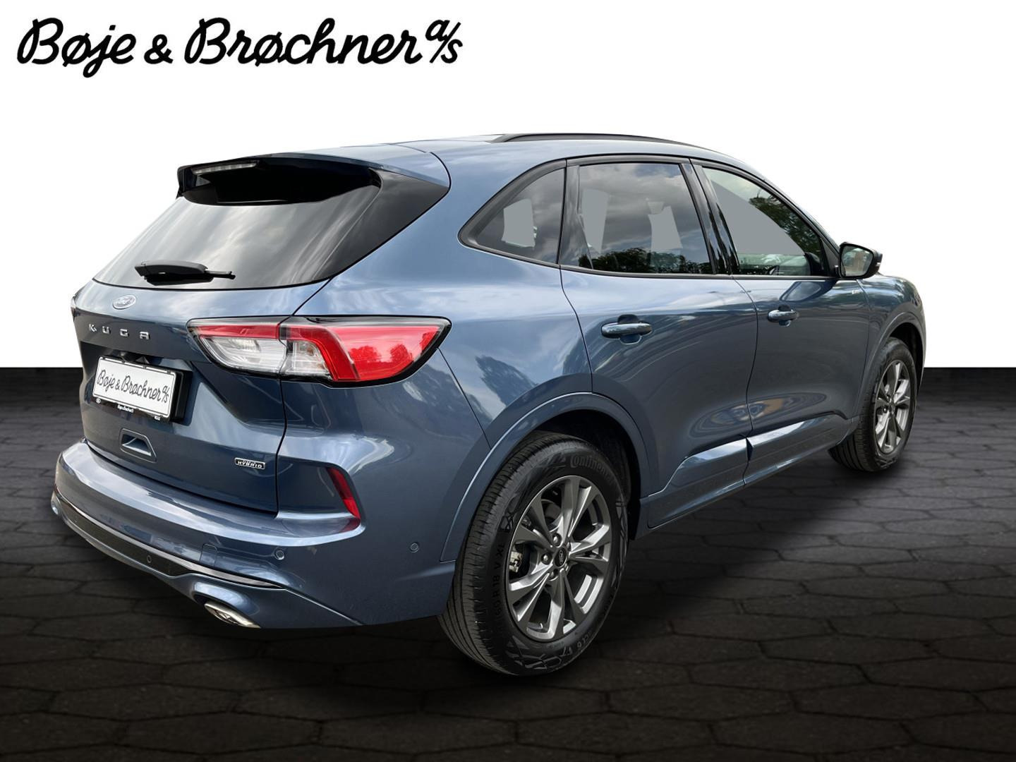 Blå Ford Kuga fra 2023