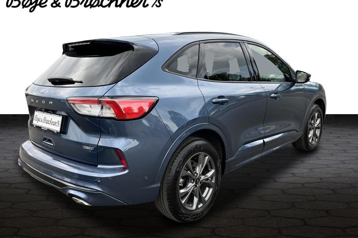Blå Ford Kuga fra 2023