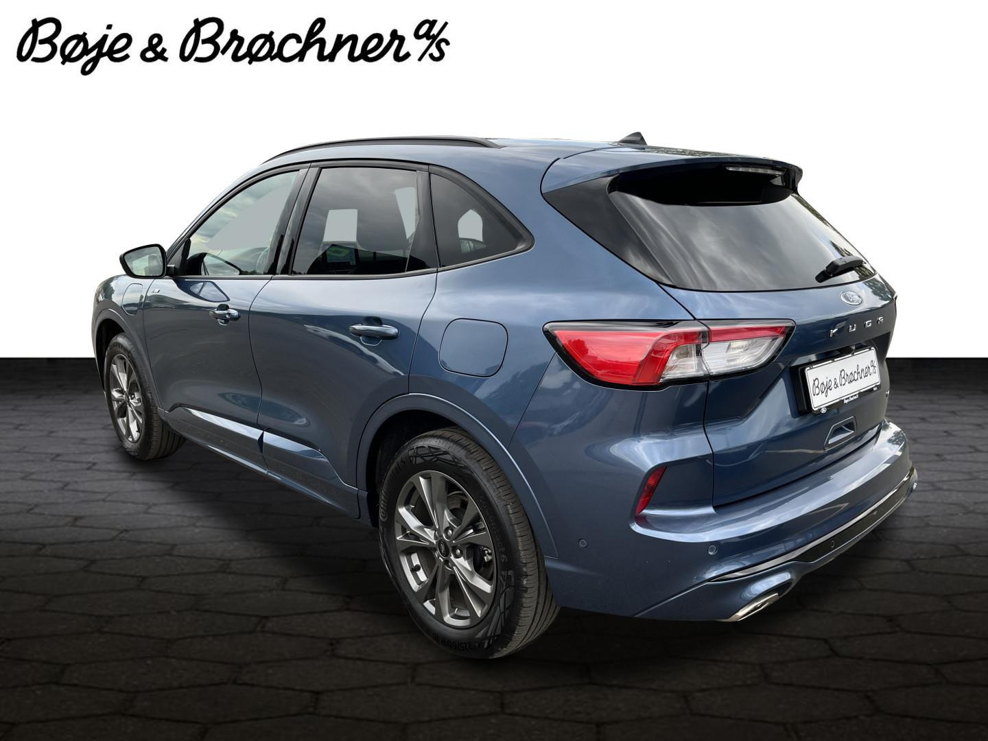 Blå Ford Kuga fra 2023