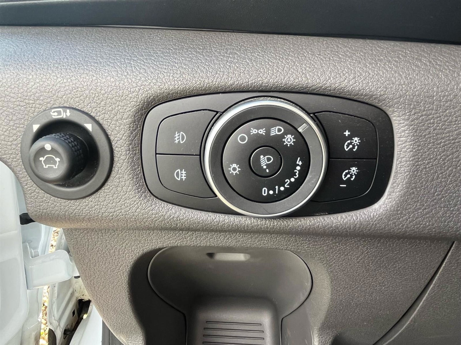 Hvid Ford Transit 350 L2 Van fra 2024