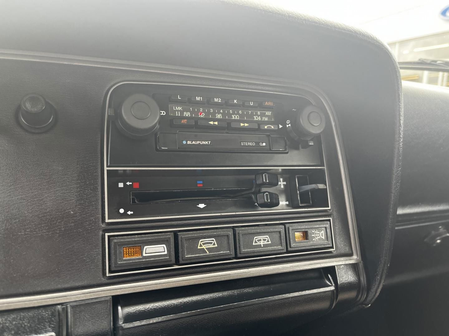 Hvid Ford Capri fra 1980