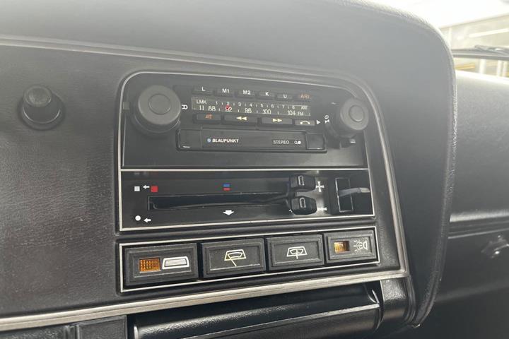 Hvid Ford Capri fra 1980