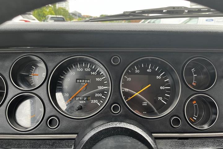 Hvid Ford Capri fra 1980