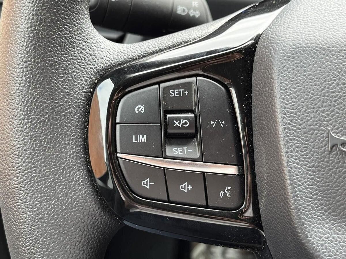 Hvid Ford Transit Custom 320 L2 fra 2025