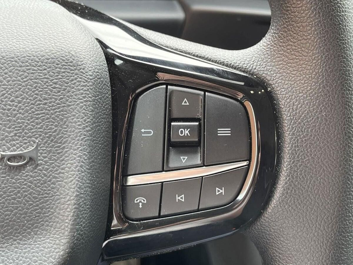 Hvid Ford Transit Custom 320 L2 fra 2025