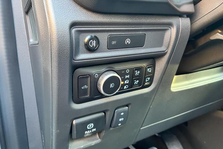 Hvid Ford F-150 fra 2025