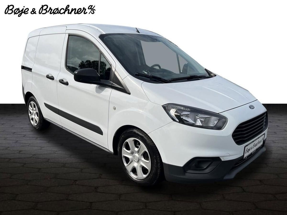 Hvid Ford Transit Courier fra 2022
