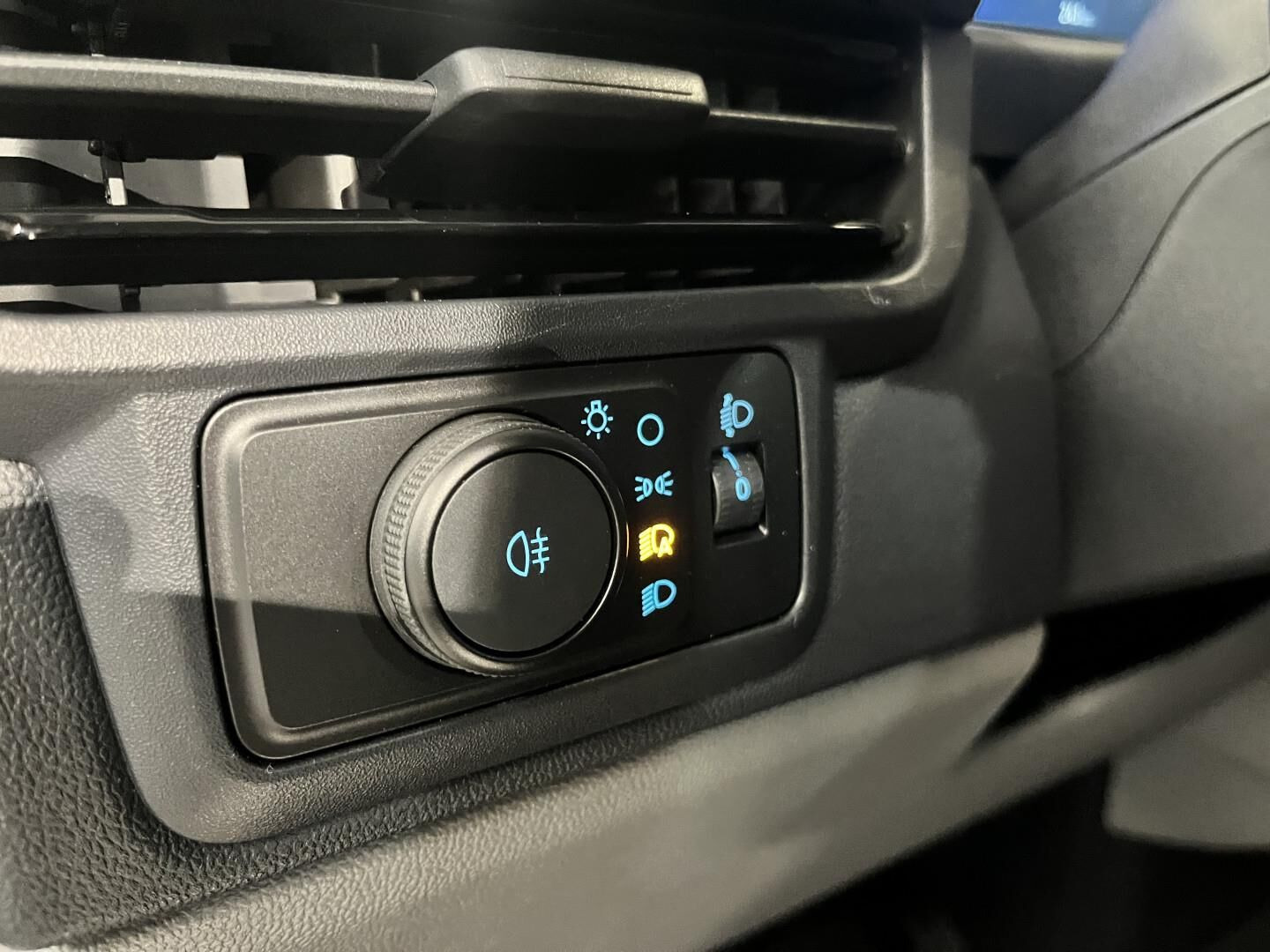 Sort Ford Transit Custom 320 L2 fra 2026