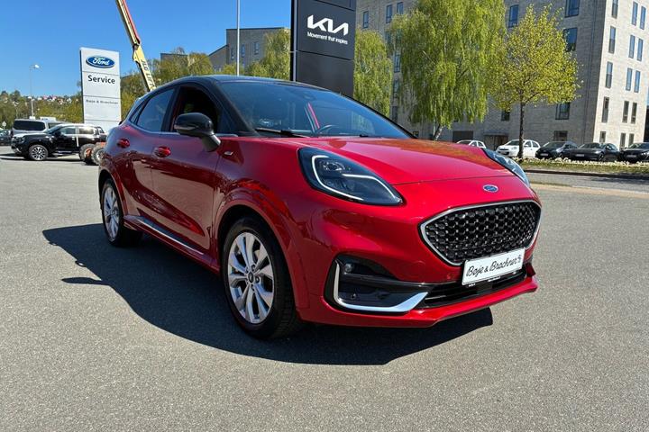 Rød Ford Puma fra 2021
