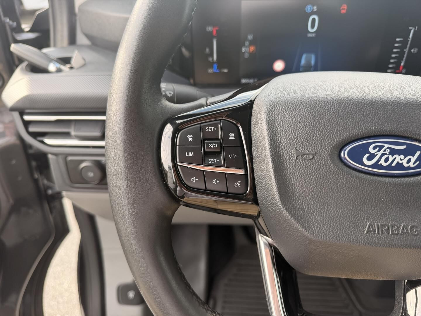 Grå Ford Transit Custom 300 L2 fra 2024