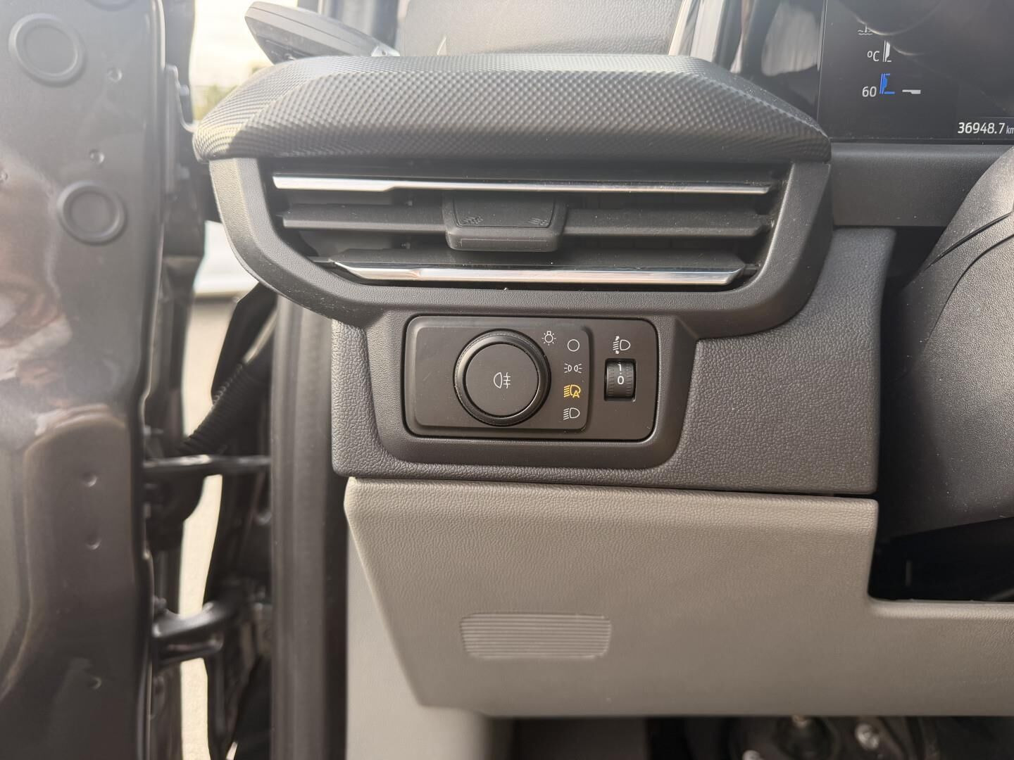 Grå Ford Transit Custom 300 L2 fra 2024