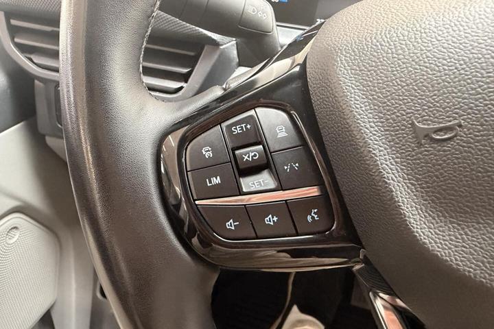 Hvid Ford Transit Custom 320 L2 fra 2024