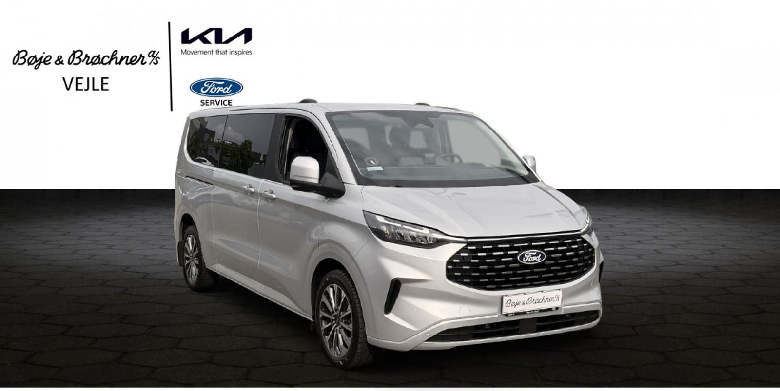 Grå Ford Tourneo Custom 320 L2 fra 2026