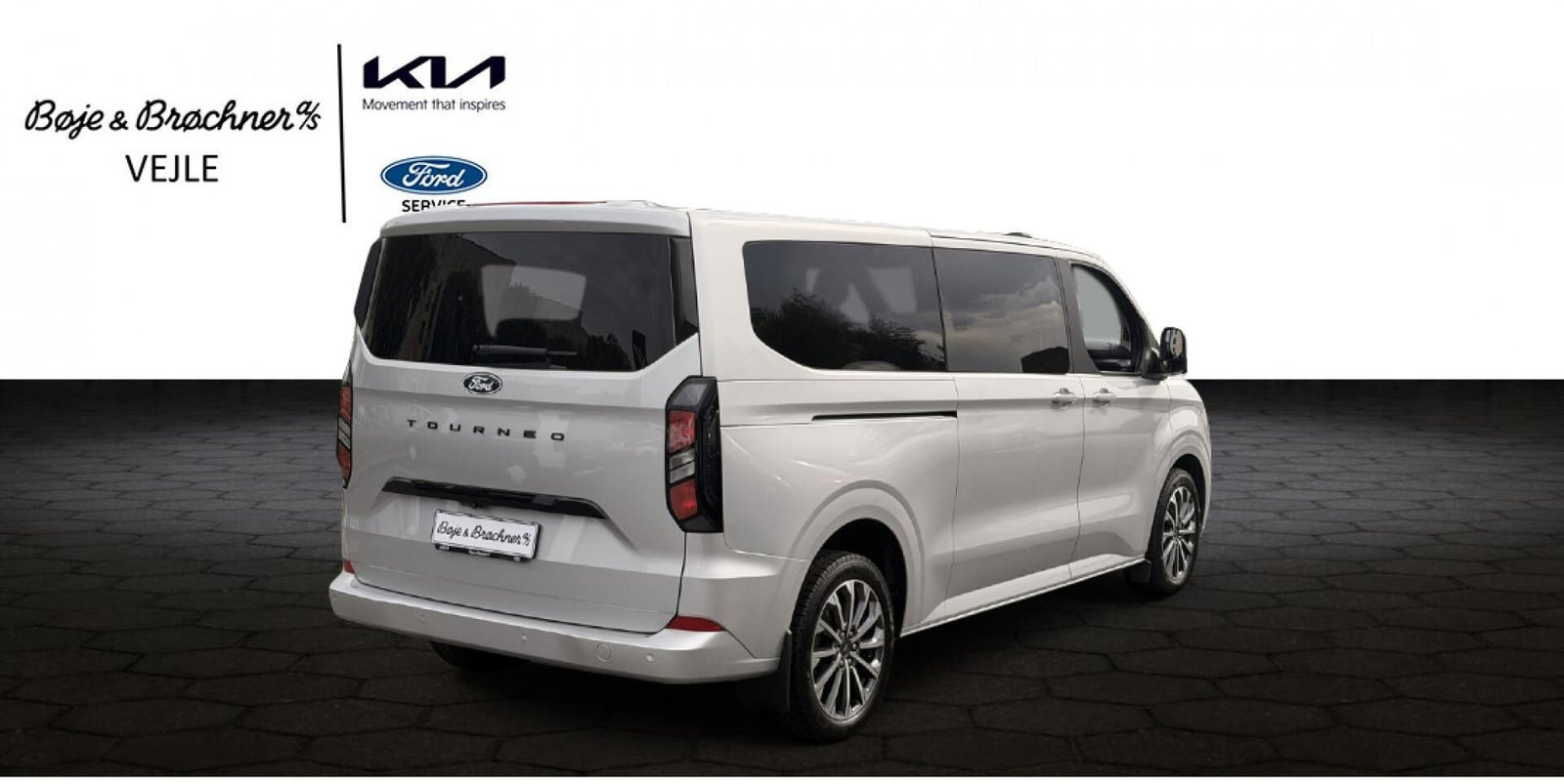 Grå Ford Tourneo Custom 320 L2 fra 2026
