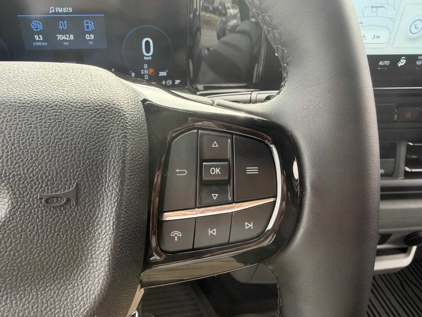 Grå Ford Tourneo Custom 320 L2 fra 2026
