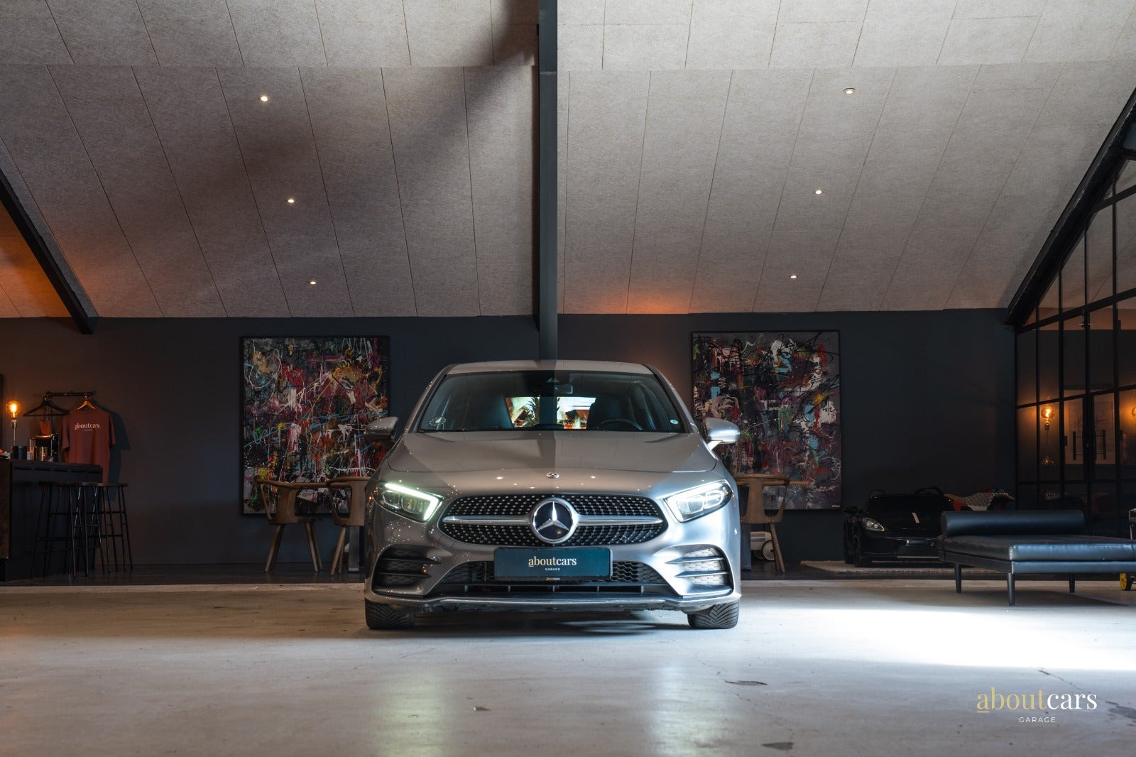 Grå Mercedes A200 fra 2020