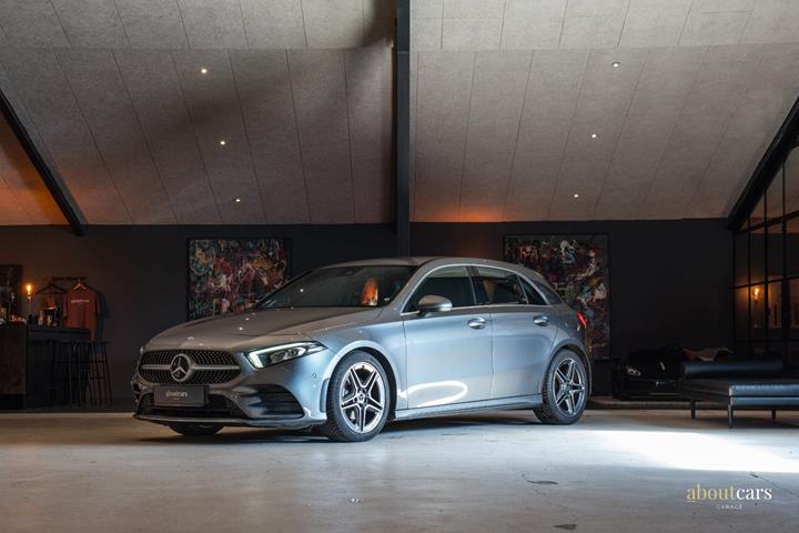 Grå Mercedes A200 fra 2020