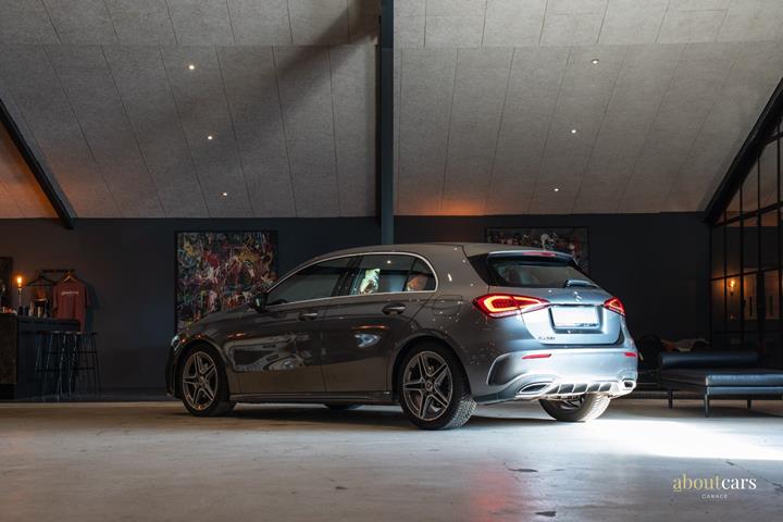 Grå Mercedes A200 fra 2020