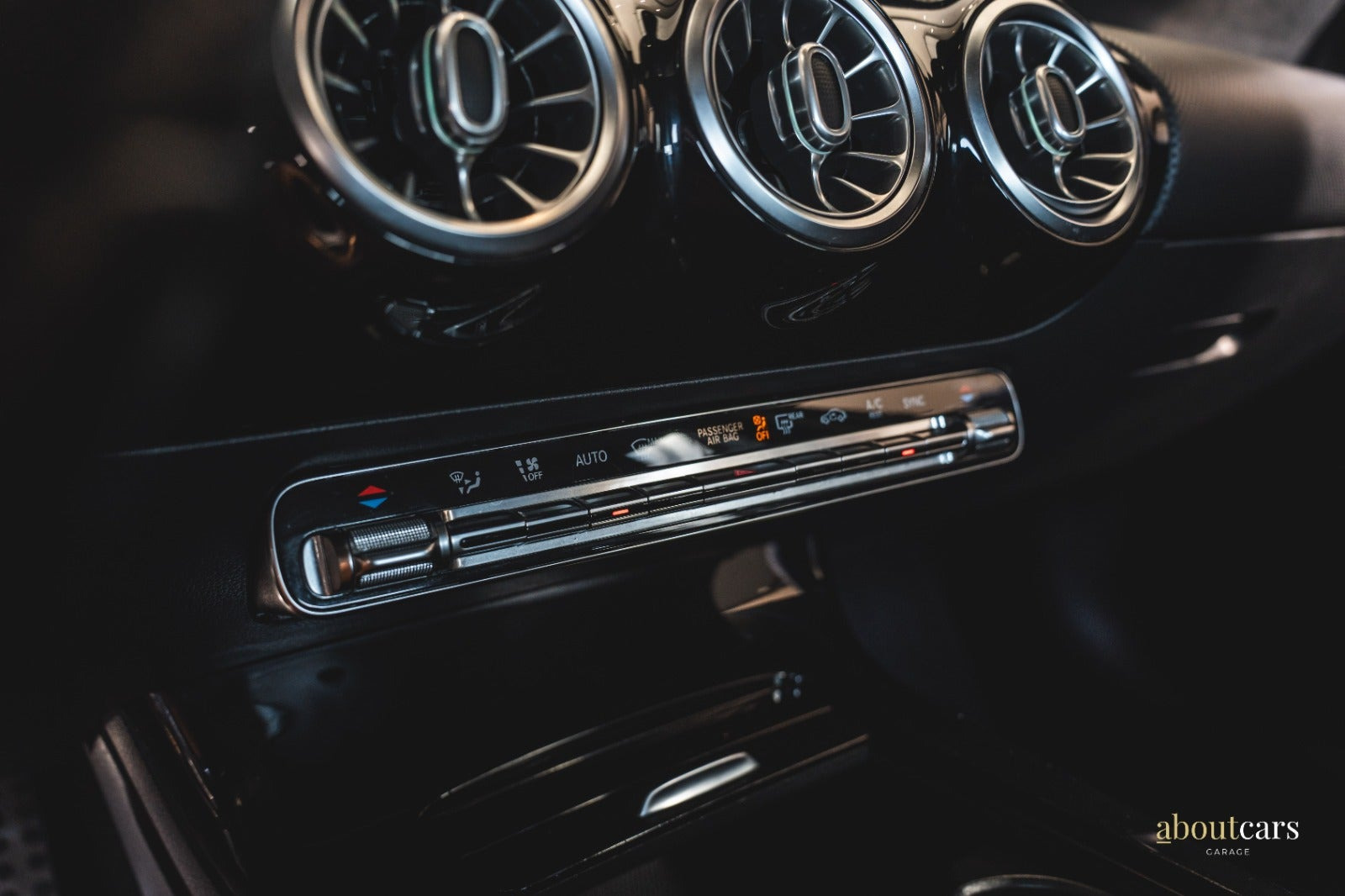 Grå Mercedes A200 fra 2020