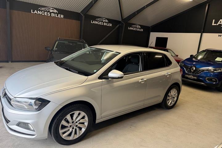 Sølv VW Polo fra 2019 set udefra