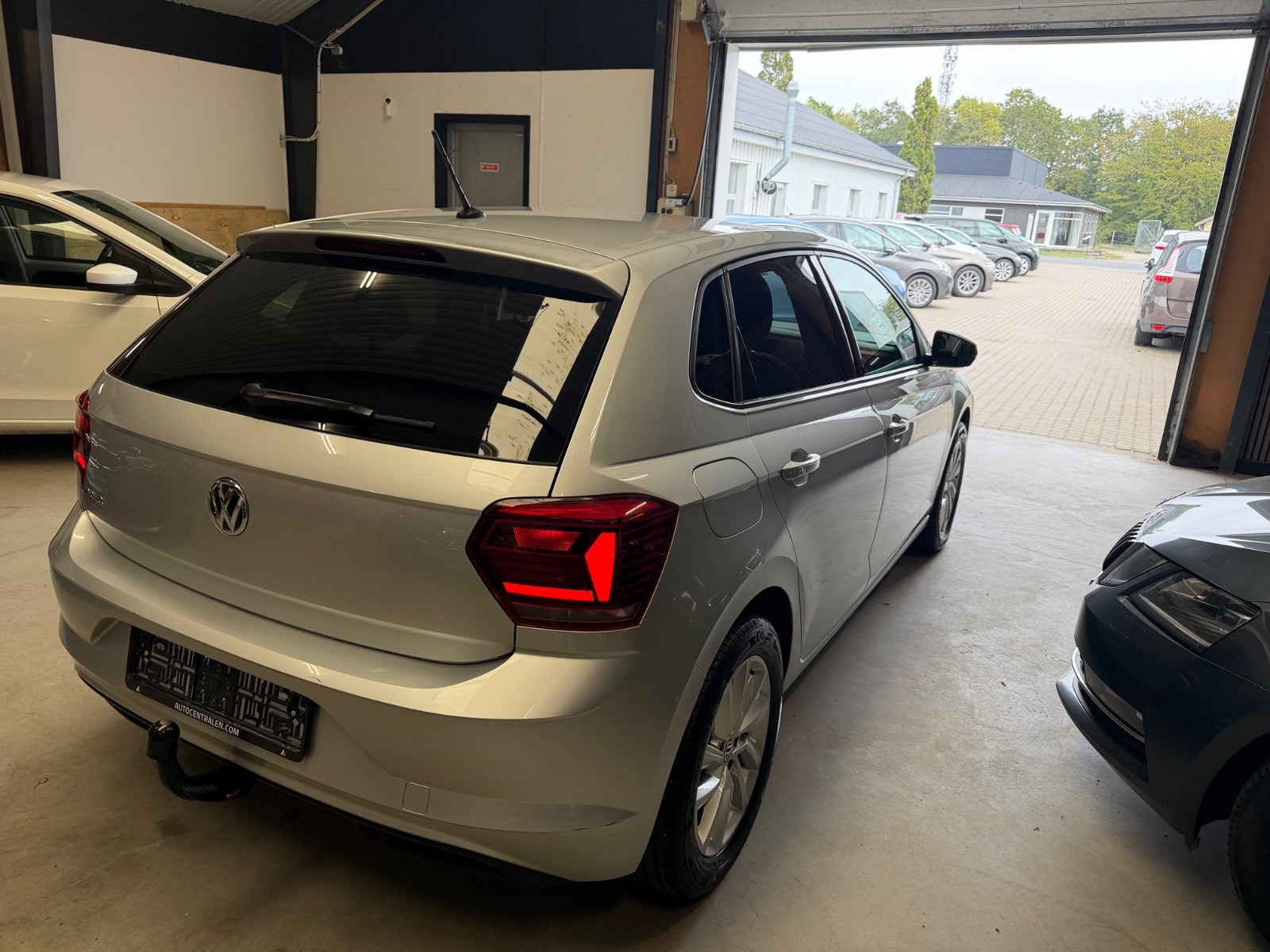 Sølv VW Polo fra 2019