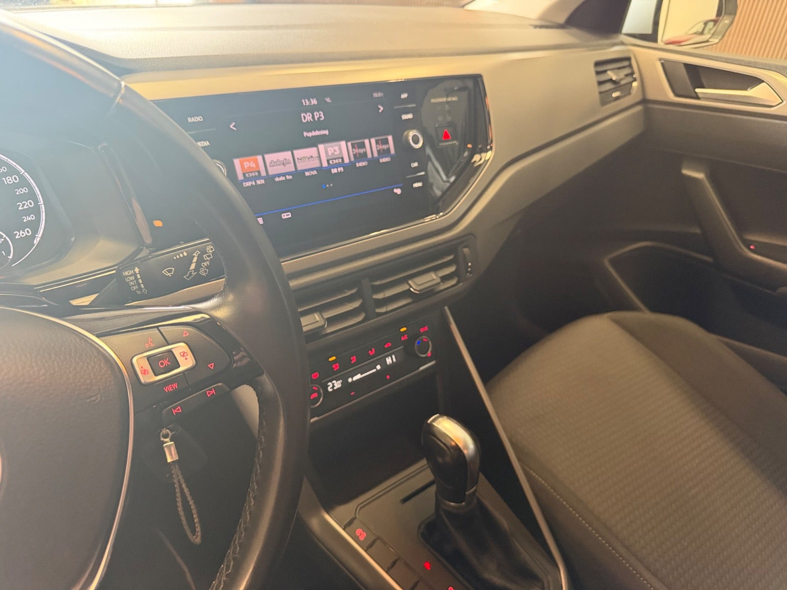 Sølv VW Polo fra 2019