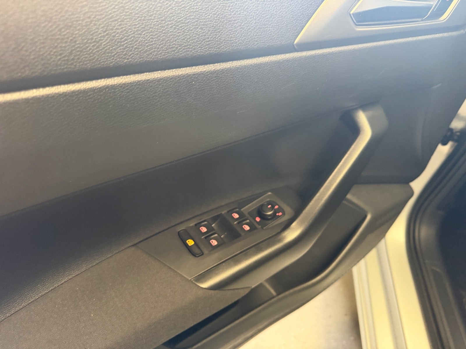 Sølv VW Polo fra 2019