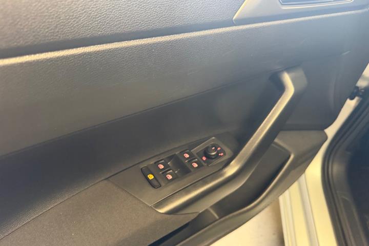 Sølv VW Polo fra 2019