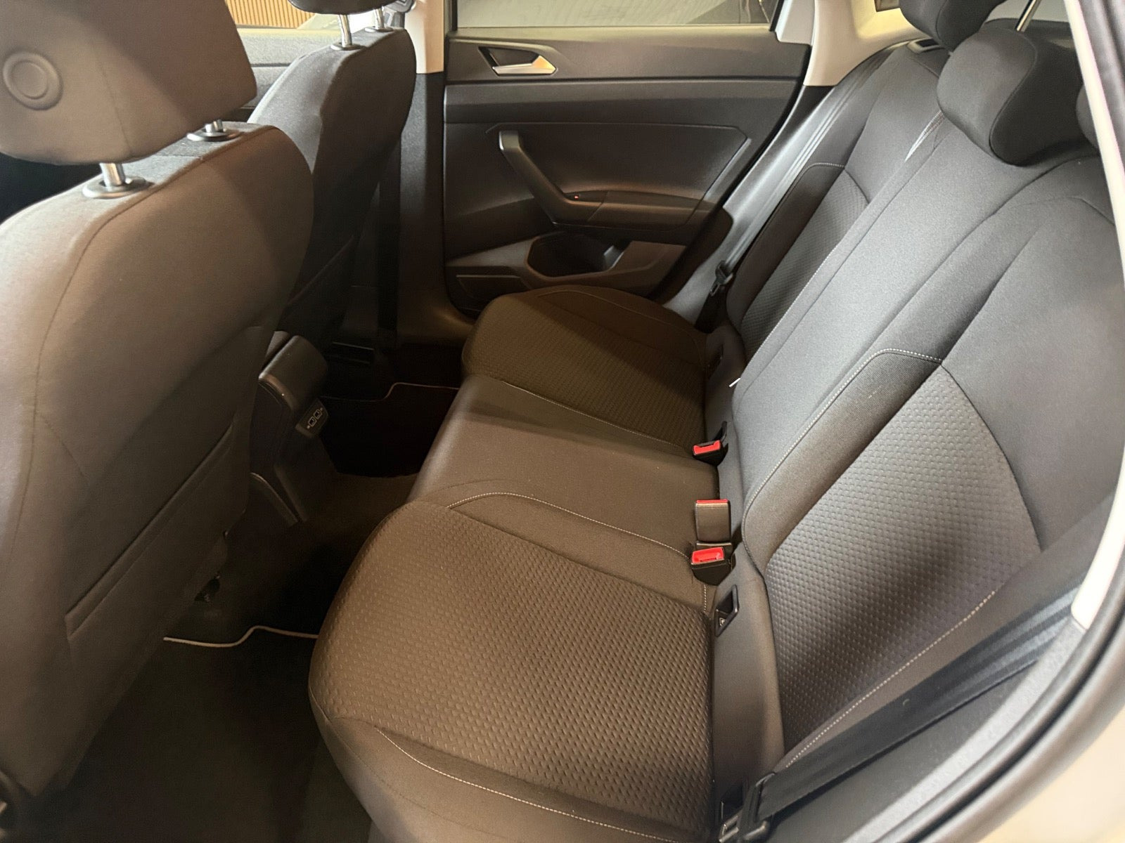Sølv VW Polo fra 2019