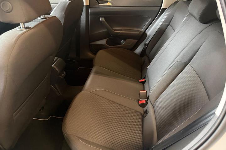 Sølv VW Polo fra 2019