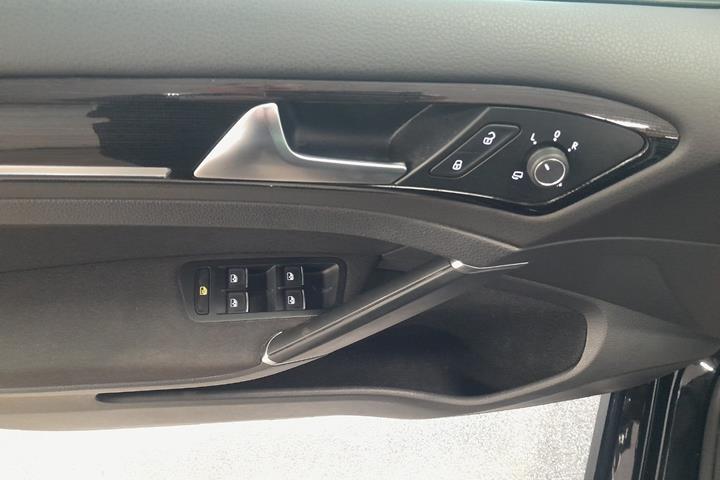 Sort VW Golf VII fra 2018