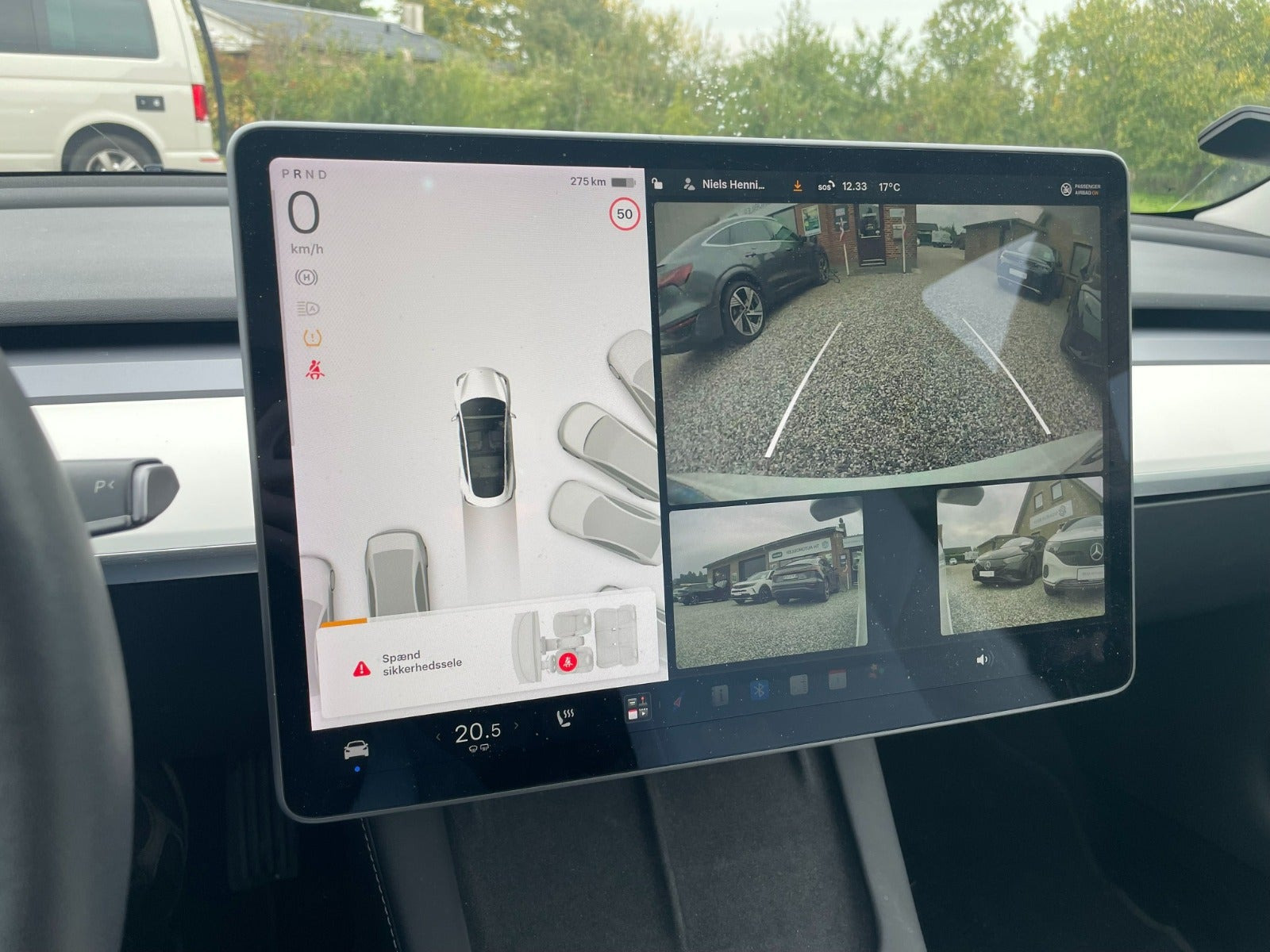 Hvid Tesla Model 3 fra 2021