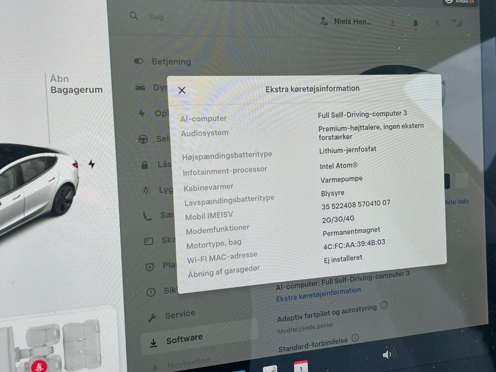 Hvid Tesla Model 3 fra 2021