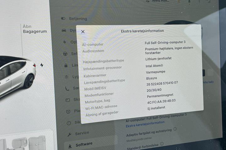 Hvid Tesla Model 3 fra 2021