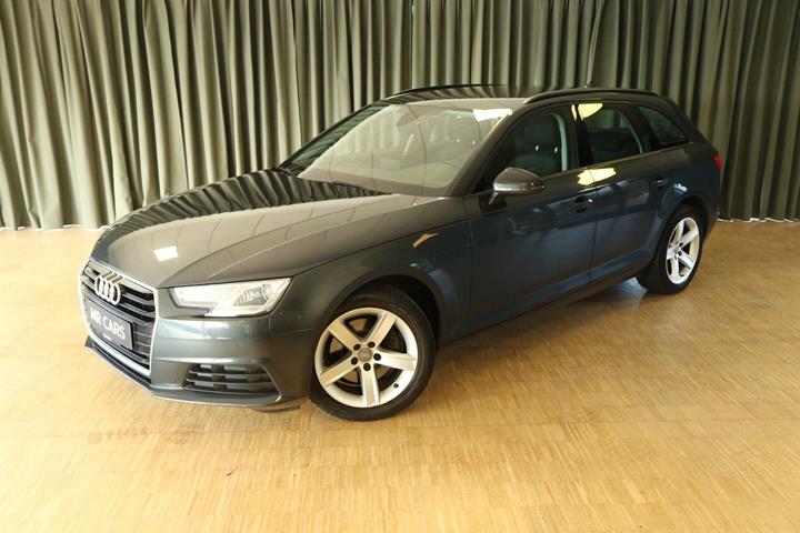 Grøn Audi A4 fra 2017 set udefra