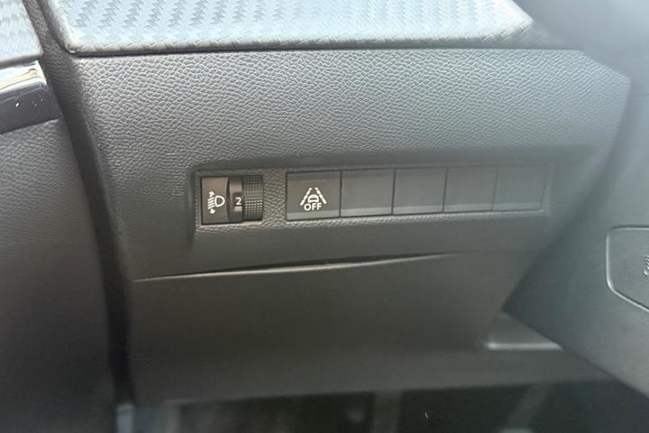 undefined Peugeot 208 fra 2020