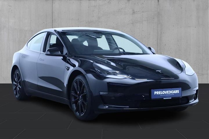 Sort Tesla Model 3 fra 2023