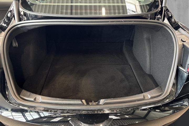 Sort Tesla Model 3 fra 2023