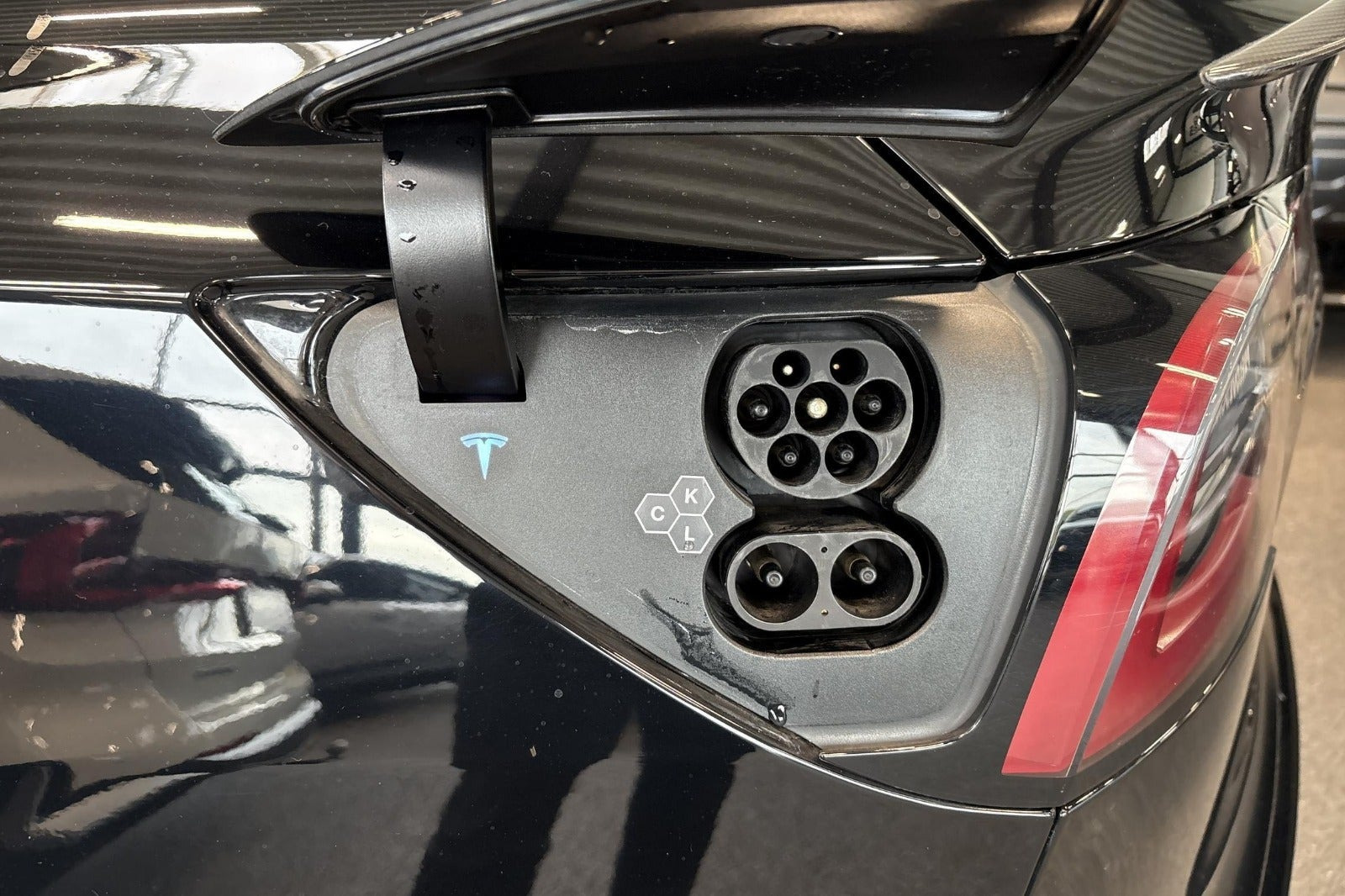 Sort Tesla Model 3 fra 2023