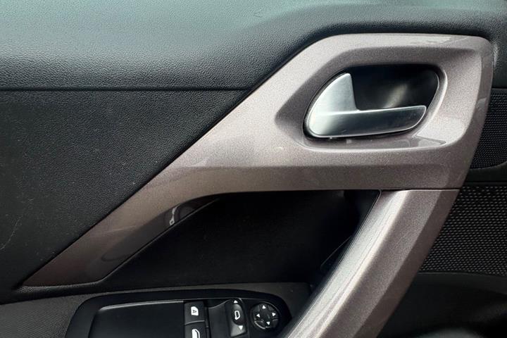 undefined Peugeot 2008 fra 2014
