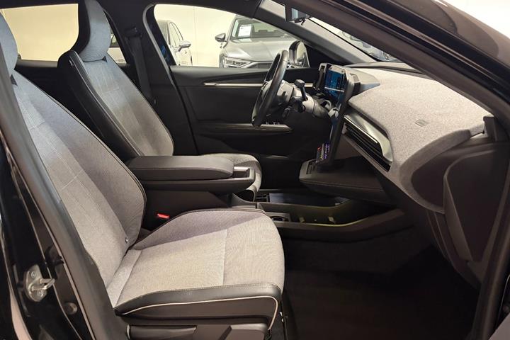 Sort Renault Megane E-Tech fra 2023
