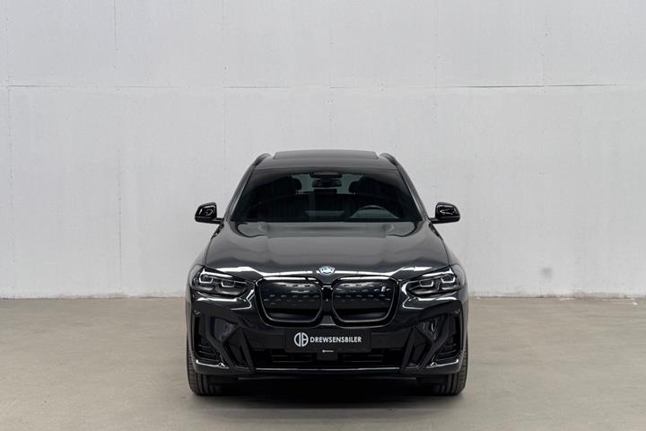 Grå BMW iX3 fra 2022