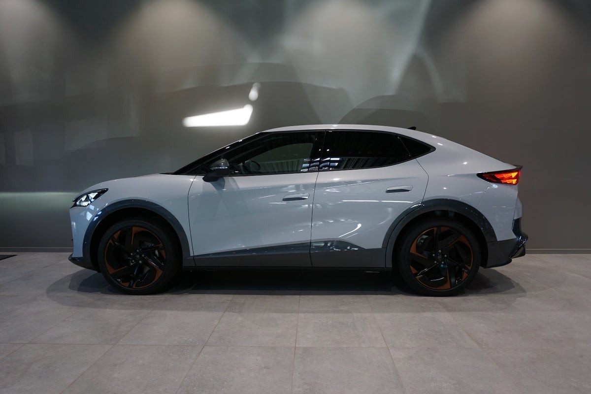 Hvid Cupra Tavascan fra 2024