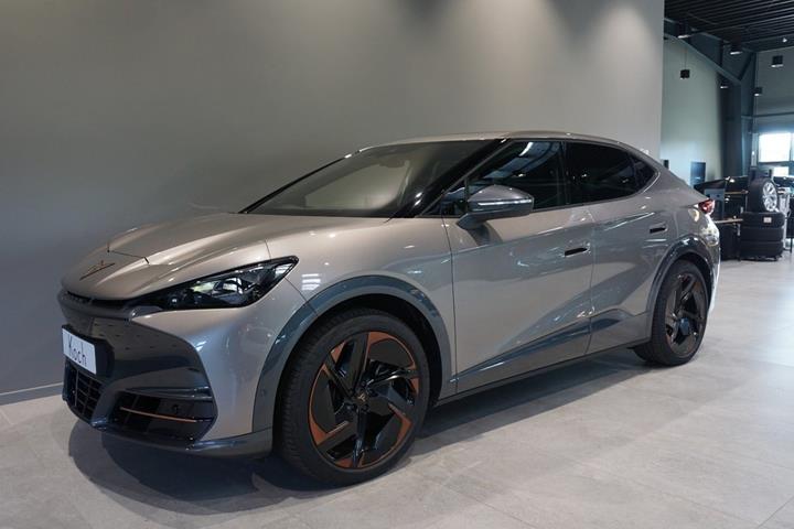 Orange Cupra Tavascan fra 2025