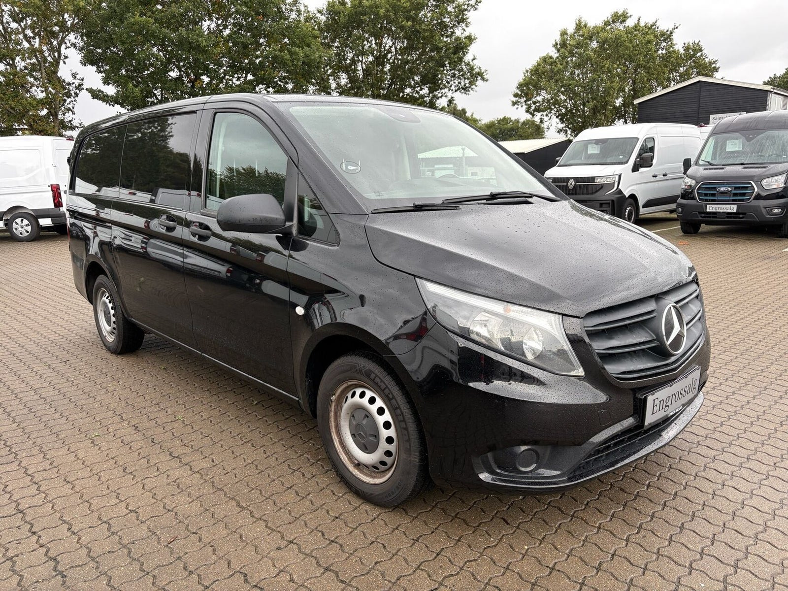 Sort Mercedes Vito 114 fra 2021