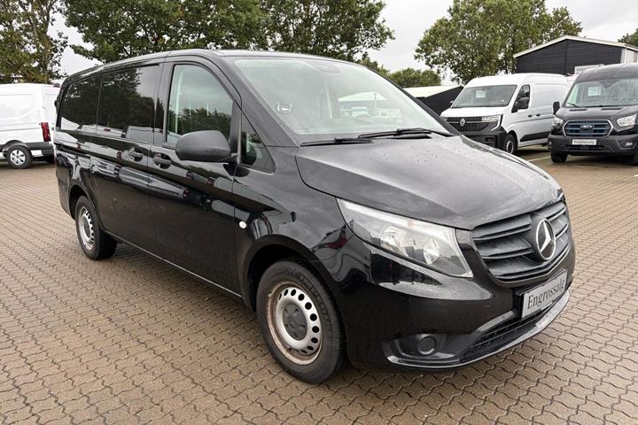 Sort Mercedes Vito 114 fra 2021