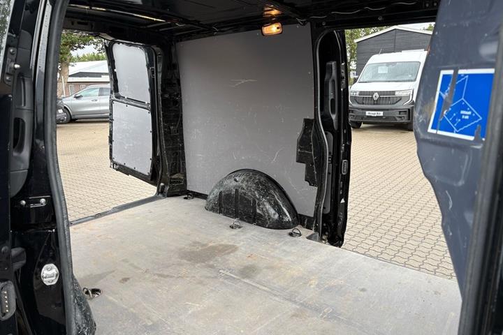 Sort Mercedes Vito 114 fra 2021