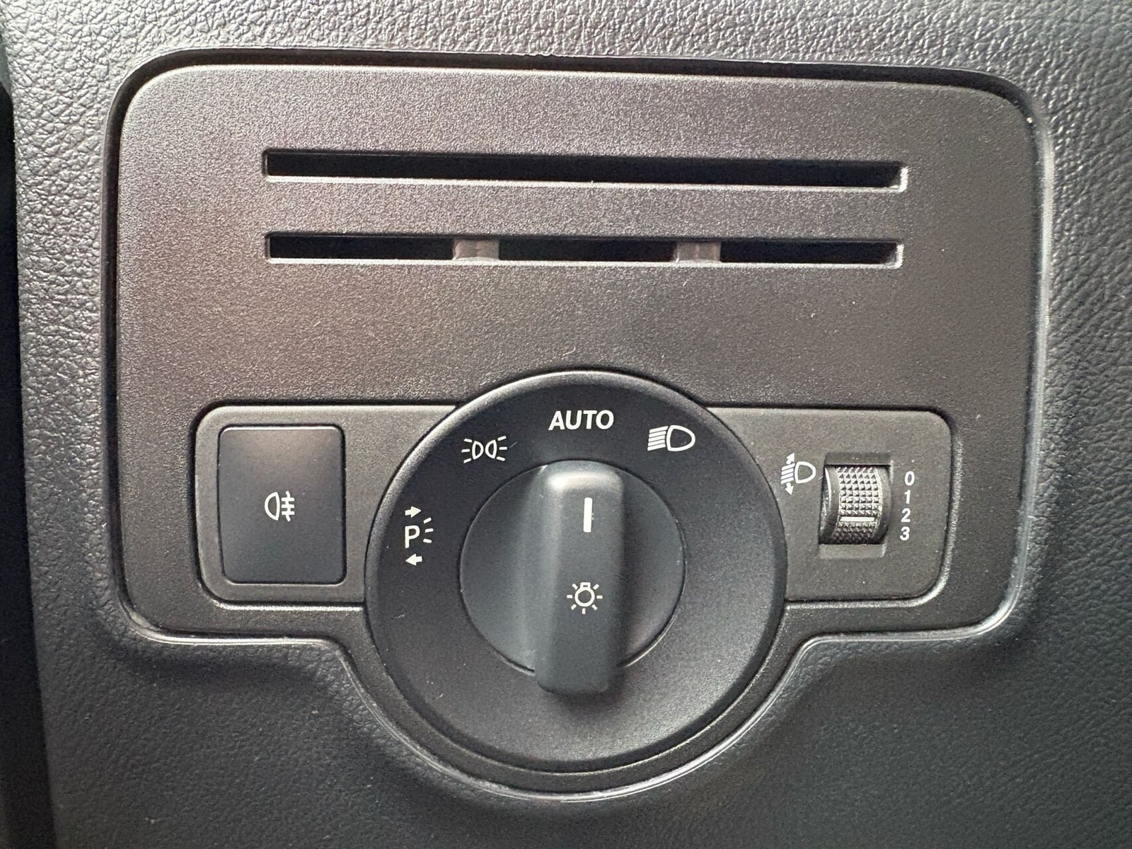 Sort Mercedes Vito 114 fra 2021