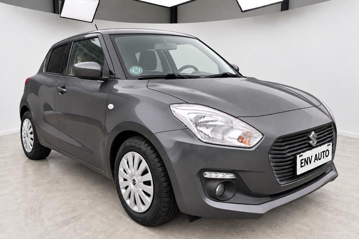 Grå Suzuki Swift fra 2017