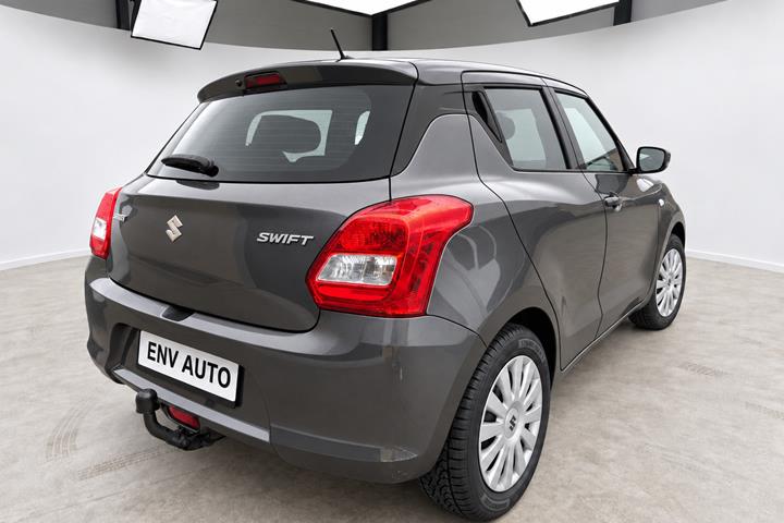 Grå Suzuki Swift fra 2017